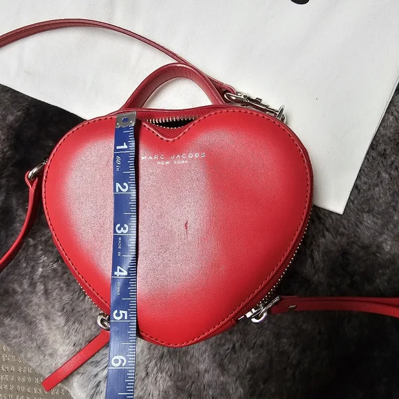 Marc Jacobs Heart Shaped purse - Picture 2 of 16